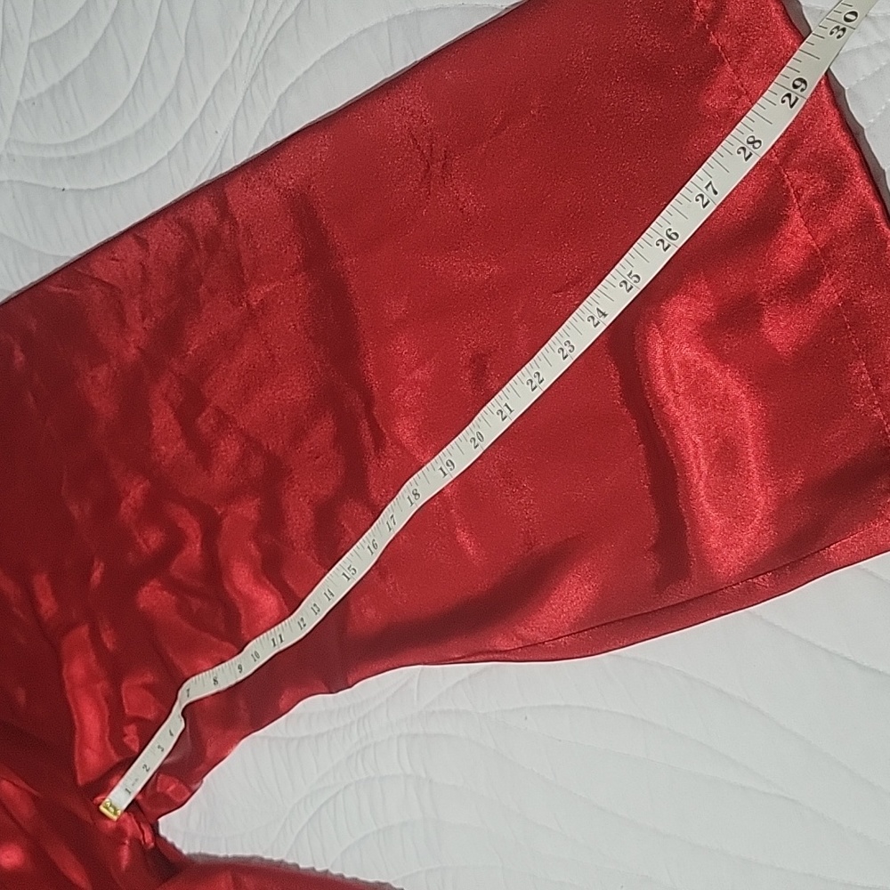 Morgan Tylor Women's Red Pajama Set Large - Picture 7 of 16